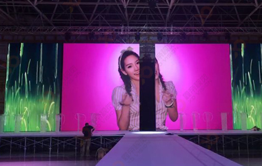 紅星美凱龍創(chuàng)意舞臺(tái)開(kāi)合LED屏項(xiàng)目