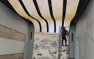 江蘇規(guī)劃館LED飄帶屏安裝調(diào)試中！